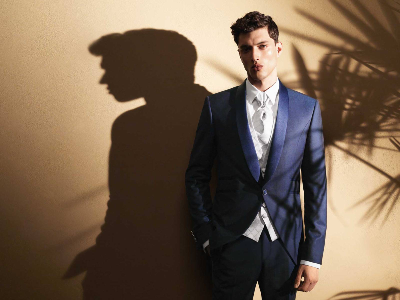 costume de mariage smoking bleu 3 pièces col châle sur Marseille proche Aix en Provence 