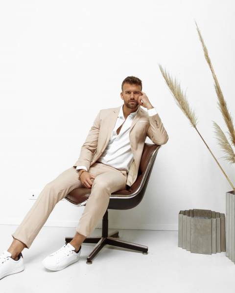 OU TROUVER MES SNEAKERS POUR UN MARIAGE DÉCONTRACTÉ À MARSEILLE CENTRE VILLE 13007 ? ..