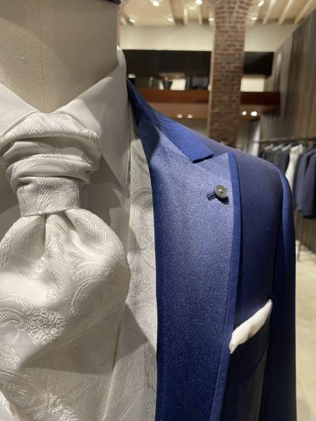 Gilet et cravalière accessoires du marié proche Aix en Povence