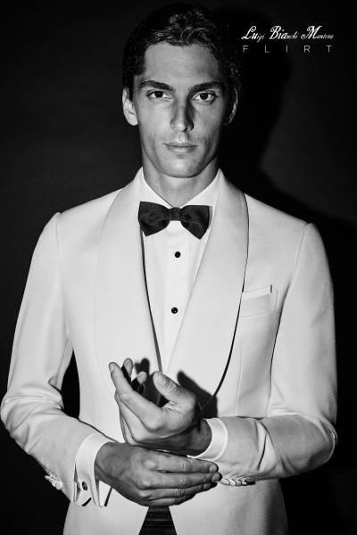 COSTUME DE MARIAGE POUR HOMME BLANC A MARSEILLE PROCHE AIX EN PROVENCE