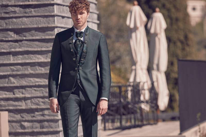 costume mariage smoking vert foncé sur Marseille proche d'Aix en Provence 