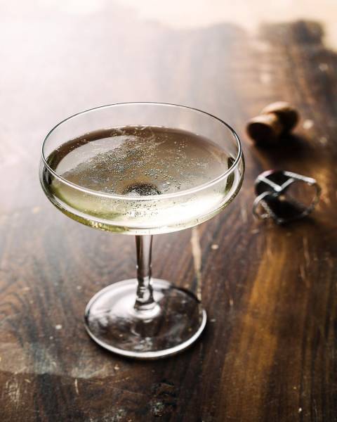 ACHATS PROFESSIONELS LUIGI BIANCHI AU SHOWROOM DU CRÉATEUR ITALIEN  MILANAIS